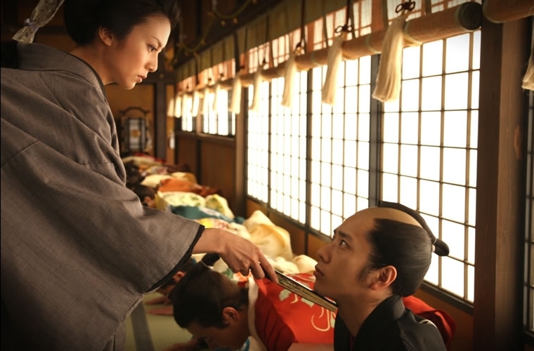 2010改編為電影版《大奧》，由柴崎幸演出女將軍吉宗。